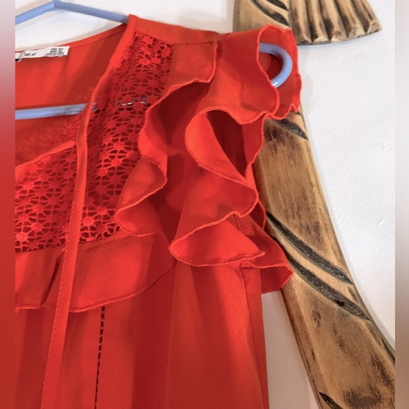 DEX tunic flutter sleeve with embellished, tie-front neckline - Picture 4 of 8